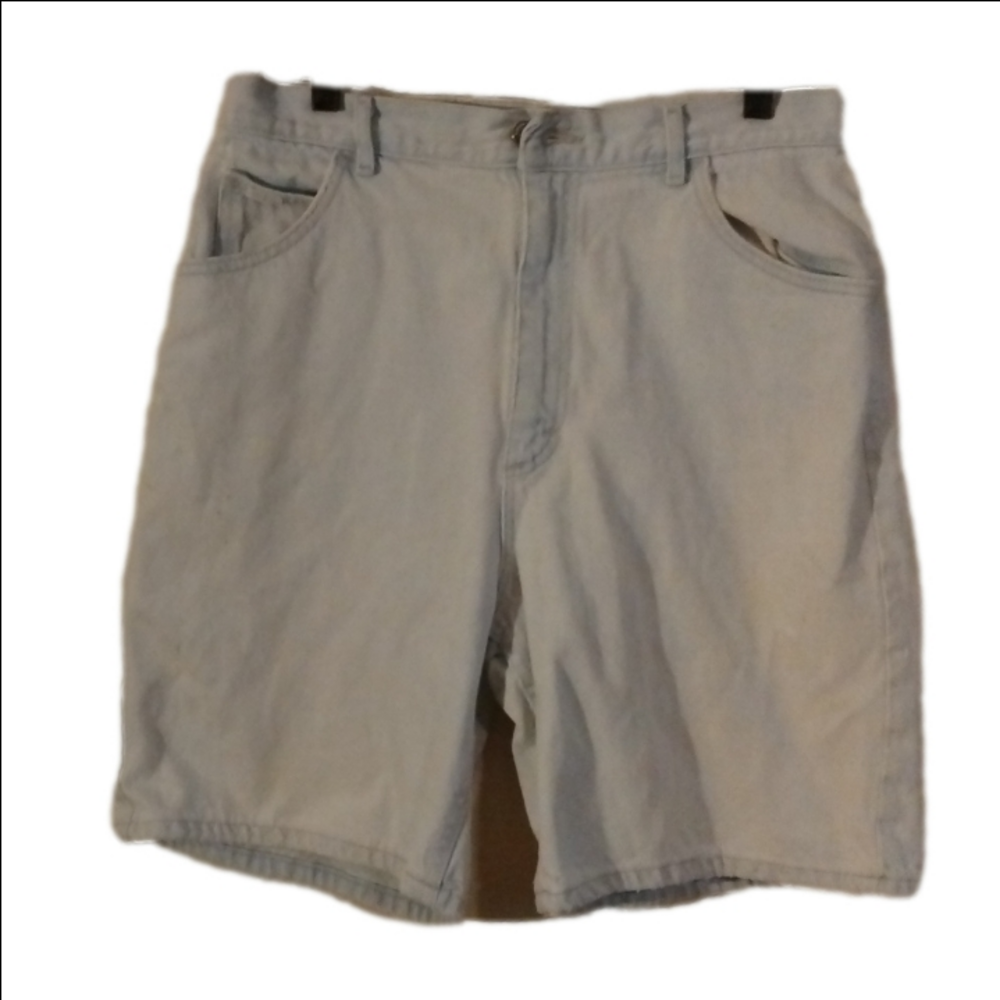 Jorts! Retro Lightwash Lee jorts, size 30. So trendy! See measurements.